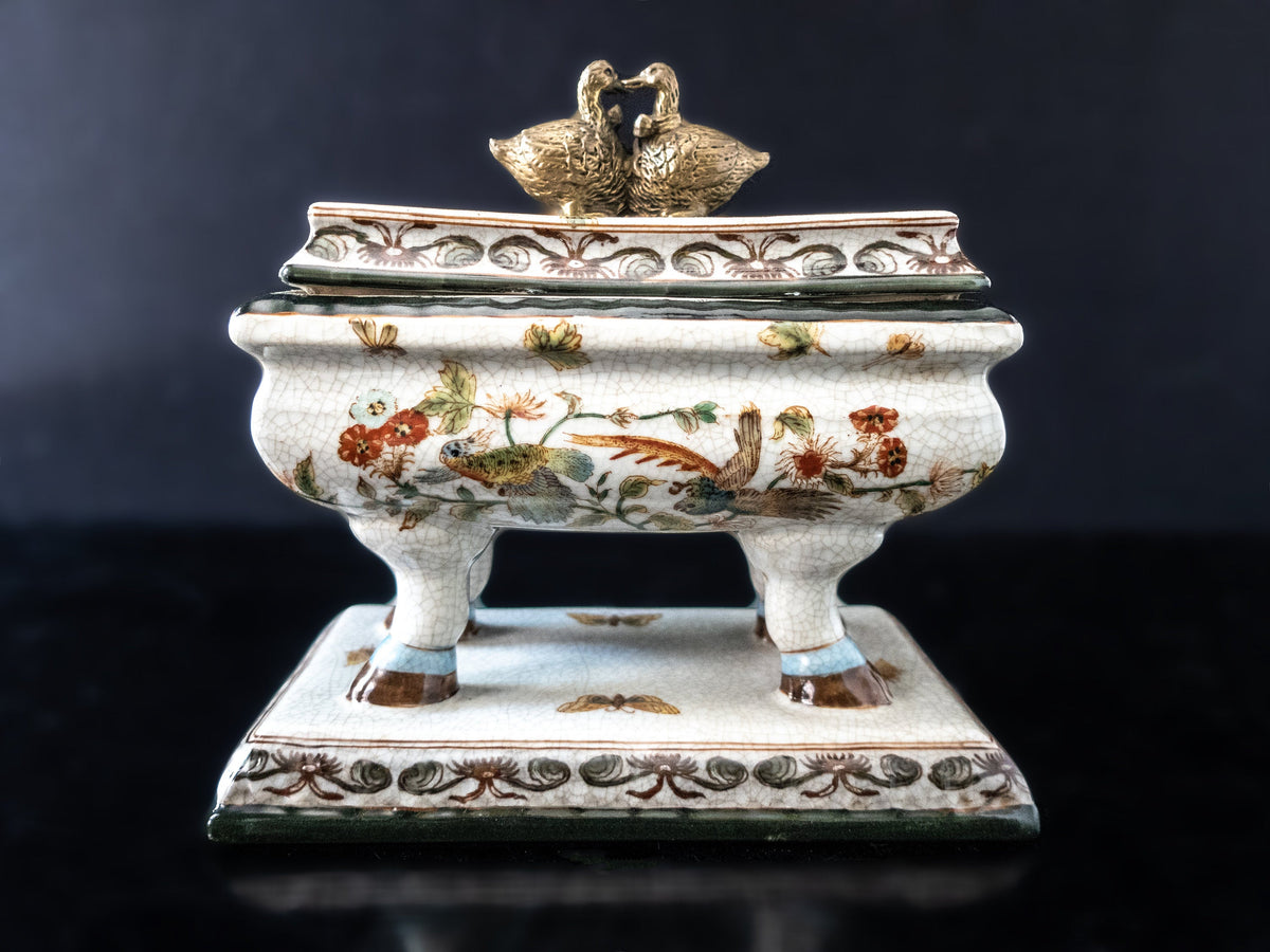 Vintage Wong Lee Hand Painted Porcelain Box With Bronze Swans WL
